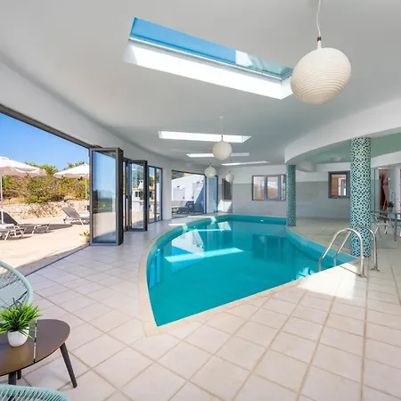 Вилла Zafira - Seaview Manor With Heated Pool *