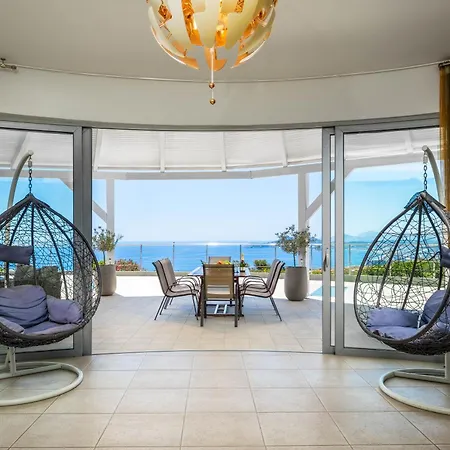Zafira - Seaview Manor With Heated Pool Вилла Каллифея